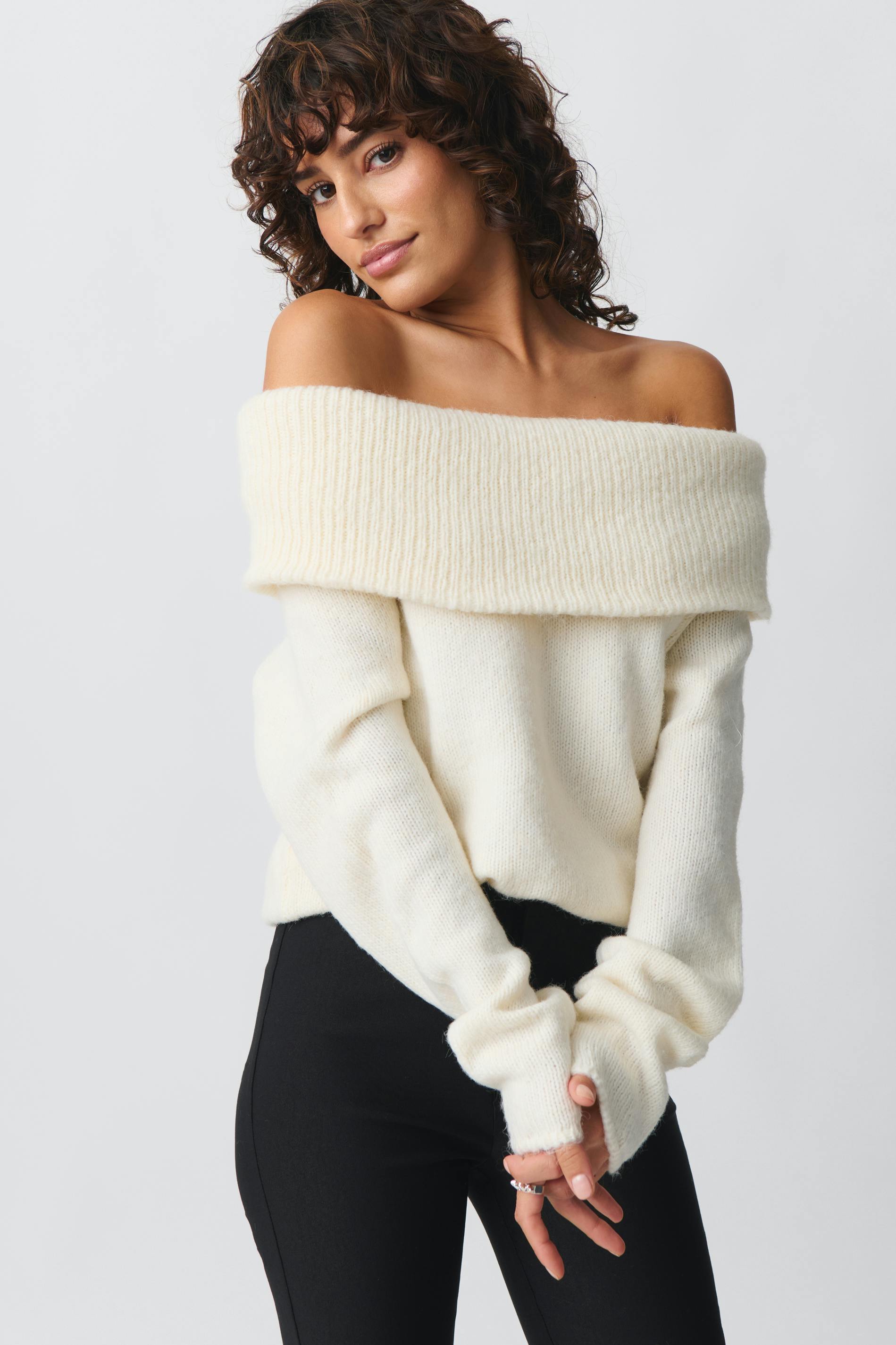 CIVILON Stockholm™ | Conform Off-Shoulder Tröja
