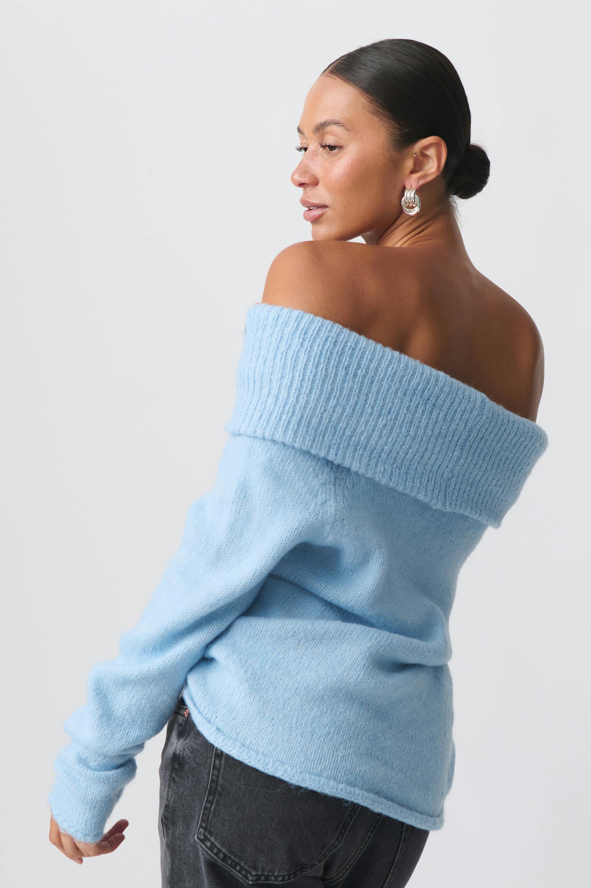 CIVILON Stockholm™ |  Conform Off-Shoulder Tröja